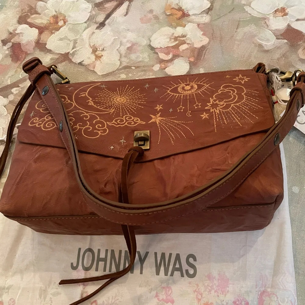 ♥️ NEW! Johnny Was Leather Cloud Purse Bag - Picture 8 of 17